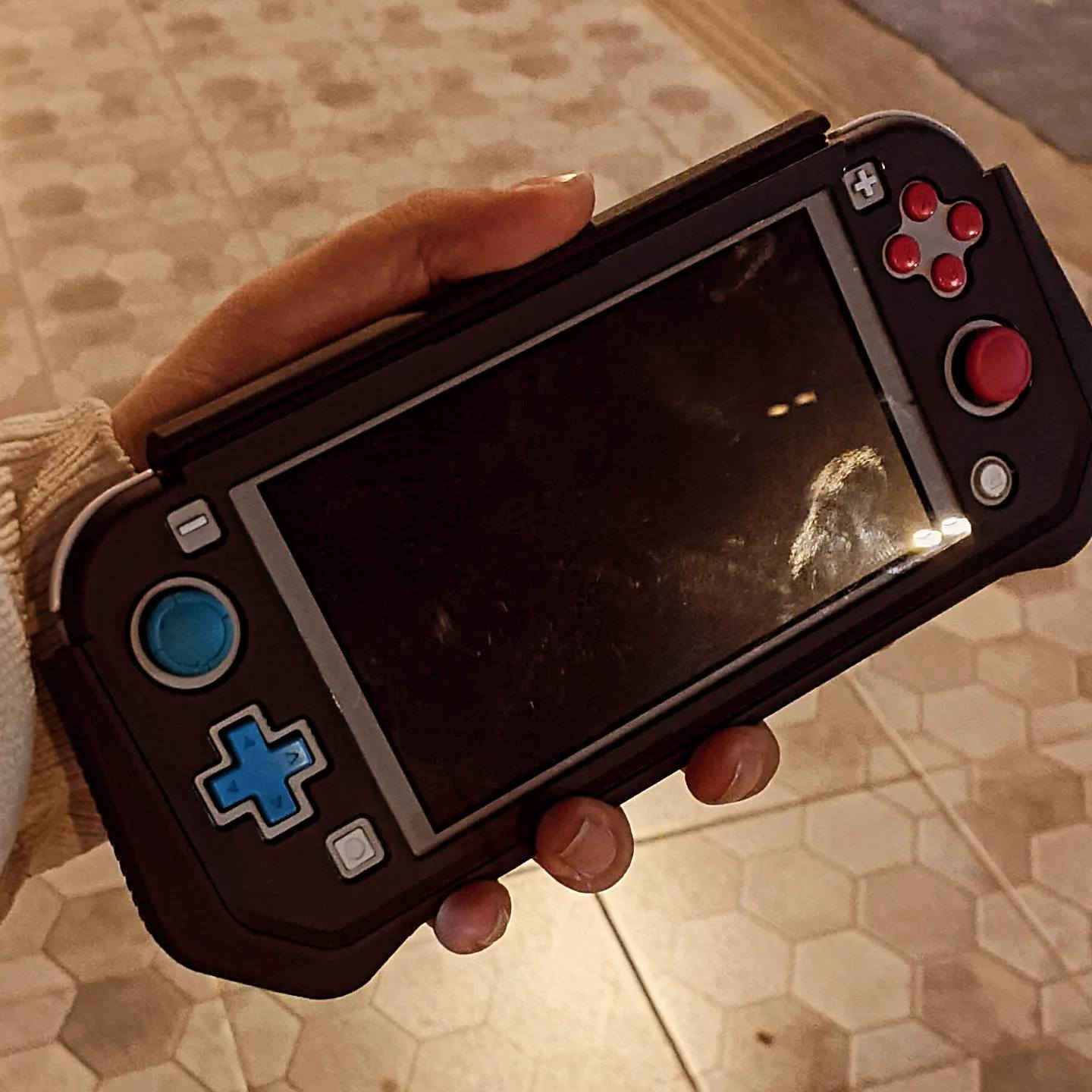 جهاز وكالة جديد باندل وكفر يغطي جهاز بالكامل كلهن 285 مع التوصيل


**إذا كنت صاحب هذا الإعلان وتريد حذفه لأي سبب، رجاءا أرسل رسالة إلى الدعم الفني**