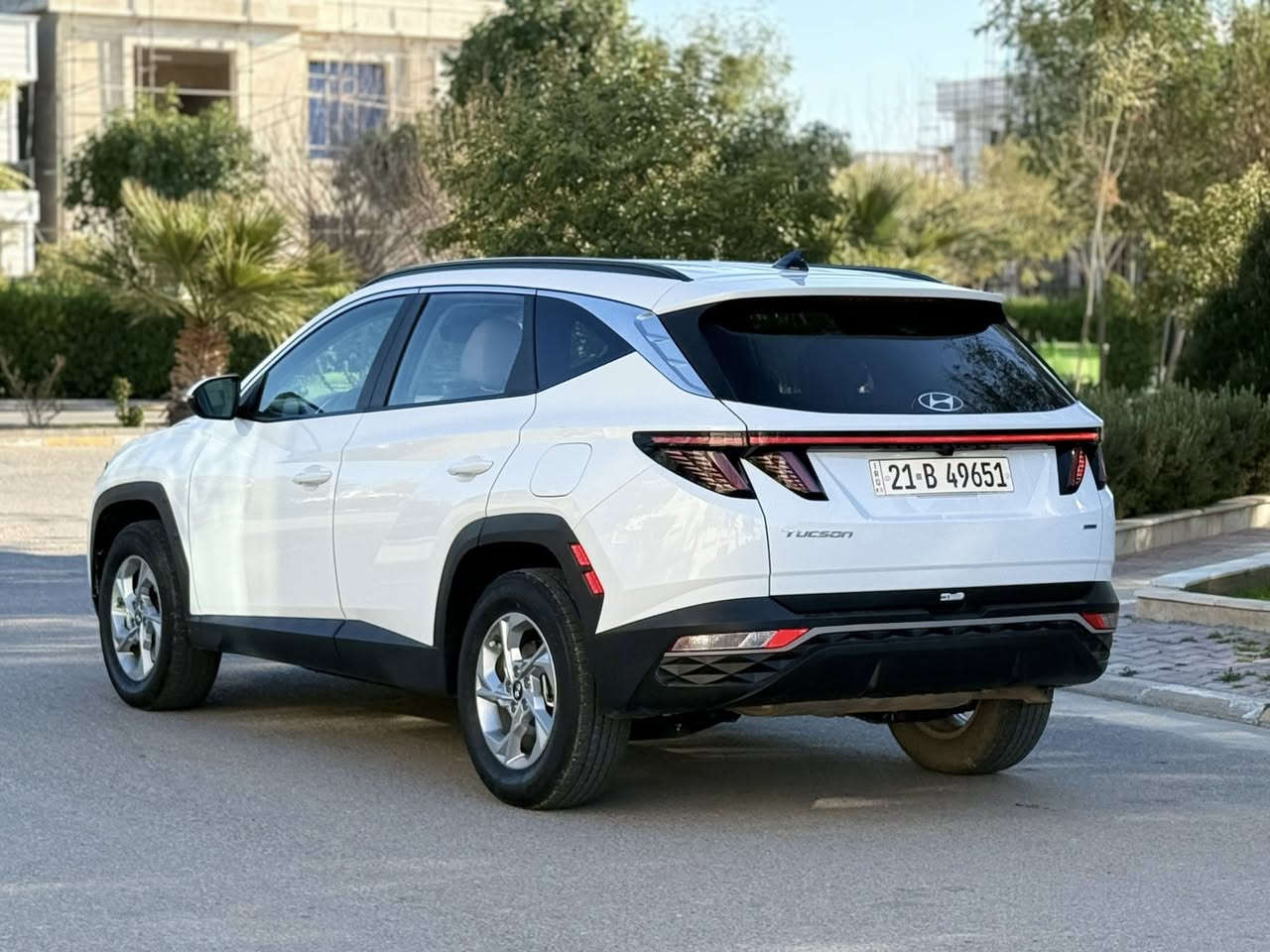 توسان 2023 وارد امريكي
اللون ابيض
مواصفات  فول بلا فتحه 
مكينة 2500 
ماشيه ٣٨  الف

بصمة وتشغيل عن بعد . كشنات جلد . تدفئة كشنات 
تبريد قطعتين . كشن كهرباء . رادار امامي تحديد مسار 
قياده اليه .رادار جانبي نقطة عمياء . جنطة كهرباء 
شاحن موبايل ذكي

ربع البونيد صبغ فقط
السعر  ١٨٧  وبي مجال
 ***********
العنوان ديالى خانقين

