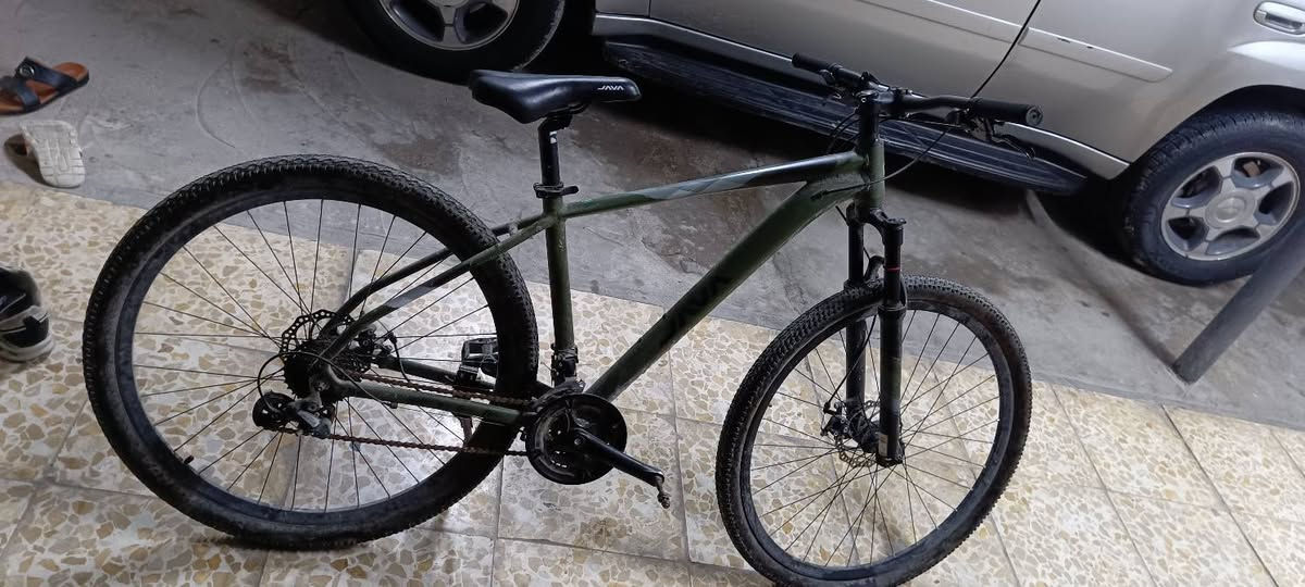 بايسكل جبلي للبيع
29l 
يحتاج تصليحات 
بس جديد وخربان لان مهمل 
سعر  250الف 
***********
