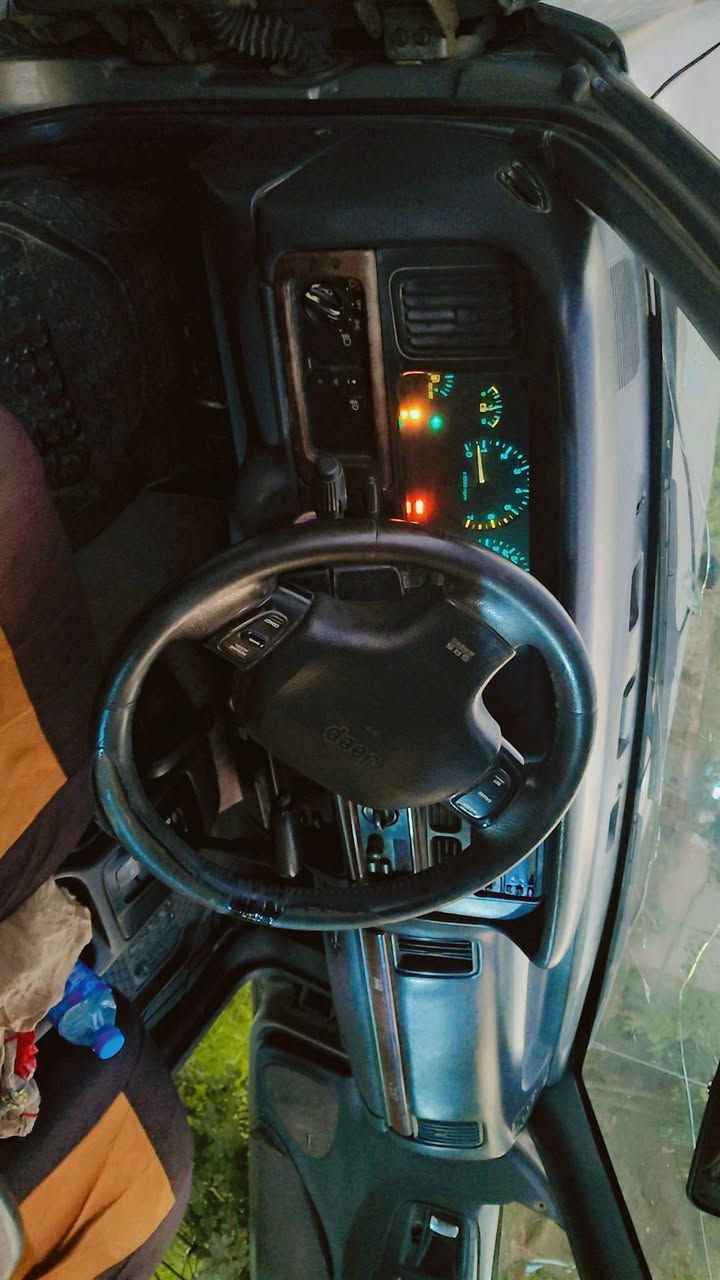 سلام عليكم للبيع او مراوس حسب لقناعه جيب شيروكي 96 كير مكينه بشرط 8 هيمي  بلادي تخم. تاير جديد اكسل جديد سياره بدون ظرر بس يحتاج صبغ كهربائيات كله شغاله كشنات كهرباء شغال تحكمات كله شغاله رقم. ديالئ شرط تحويل مكاني ديالئ لخالص سعر 45 بيه مجال لاستفسار
***********
***********
