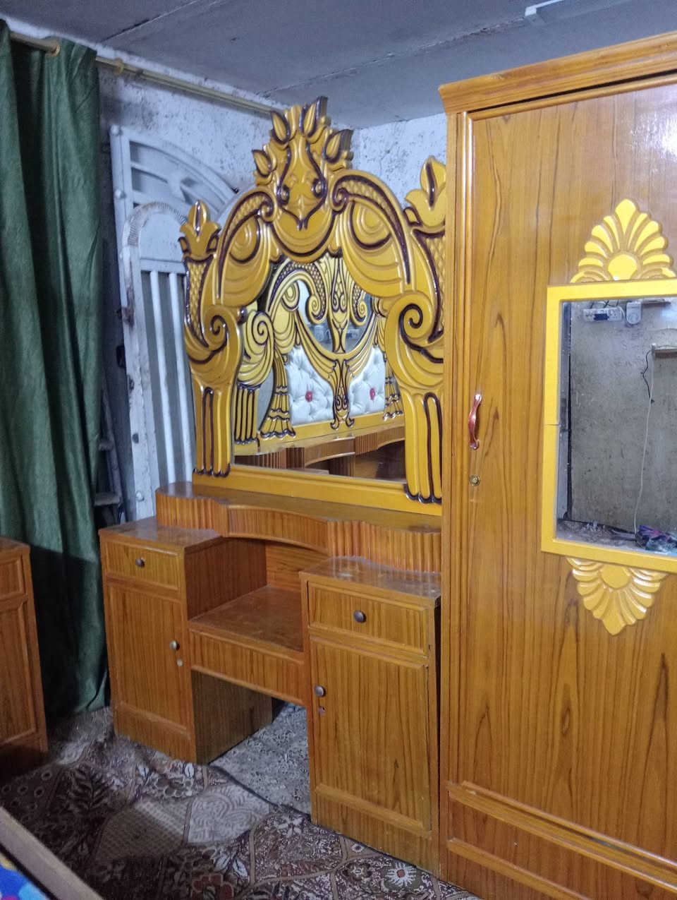 السلام عليكم غرفه اخشاب نقص كنتور للبيع مكان بغداد هذا رقمي يتوفر واتساب ***********
