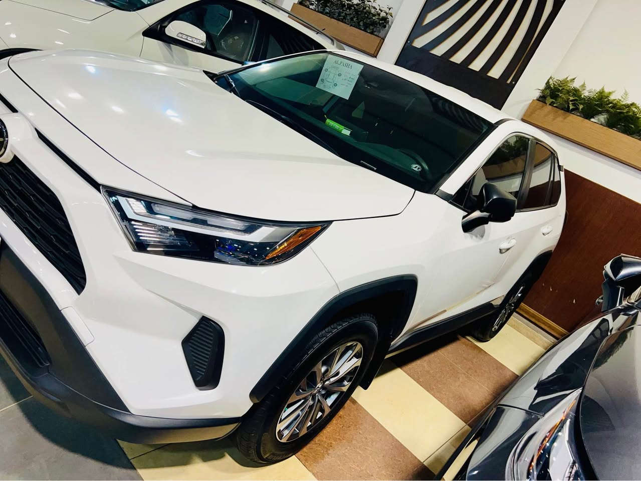 السلام عليكم 
للبيع تويوتا راف فور Rav4 موديل 2024 
موصفات LE  رقم كاتي يترقم شمالي بيها 3 اشهر مجال للترقيم من تايرخ البيع 
الظرر فقط بداية جاملخ سكن تعديل وكارت بدون دواخل بدون ايرباك بدون تبديل 
ماشيه 38 الف 
السعر 236 بيها مجال بسيط 
للاستفسار اتصل ع الرقم ***********. كركوك, العراق
