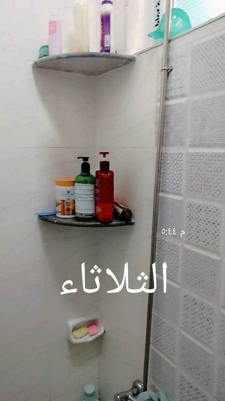 بيت للبيع للبيع✨✨✨✨✨

ملك صرف مساحة 200 م 

غرفتين و غرفة تحتوي على سويت هول واستقبال
ومطبغ وكراج وحديقة وصحيات وترك عدد ثنين و بيتونا 

العنوان هيما ستي،  مقابل مجمع الورود  

التواصل مع +964 773 768 8667 Singapore
