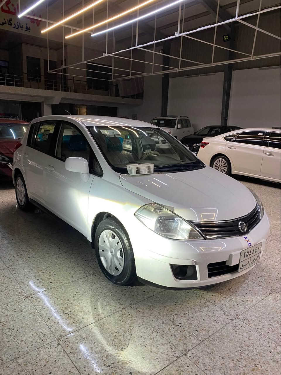 Nissan tida 2012 

نمونەی سەیارەیە لەسەر دەقی شەریکە ماوەتەوە یەک قەترە بۆیاغی نییە ٨٠ کیلۆمەتر ماوەی ڕۆشتنەکەیەتی ناوزەردە سپێری دانەگیراوە بل پاکەت سەنەوی بەسەر نەچووە ساڵ زیاتری ماوە کامل سێرڤزی کراوە ڕۆنی گێڕ و مەکینەی تازە گۆڕاوە یەک ٢٥٠ مەسرەفی نیە زۆر توند و تۆڵە ماڵی دۆستە 
بەشەرتی گێڕ و مەکینە ..،
نرخ : ١١٦ گەڵا مەجالێکی زۆر کەم 

*********** رانية, السليمانية
