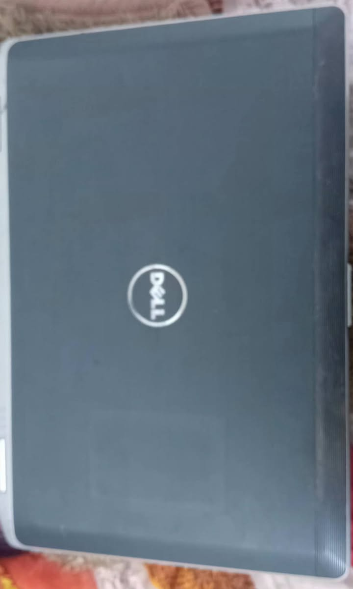 لابتوبتوب hb الجيل العاشر كل شي شغال بيها تأخذها وتفحصها بيها كاميرا وبرامج تصميم ودرايفر وكوكل ونت وبلوتوث منافذ قرص وusbورام وكيبال hd ومال النت هواي منافذ حجمها يمكن ١١ونث انج 
(البطارية تعبانة بس) ((عنوان بغداد الشعب رقم الهاتف ***********)) -السعر انتو أنطوني سعر وما يكون خاطركم إلة طيب الجهاز مشتري من فترة طويلة بس ما استخدمة لان ما اتعلمتلها وعايفها "عموما الي يحب يستفسر اكثر يتفضل خاص وهذا رقمي هماتين.
