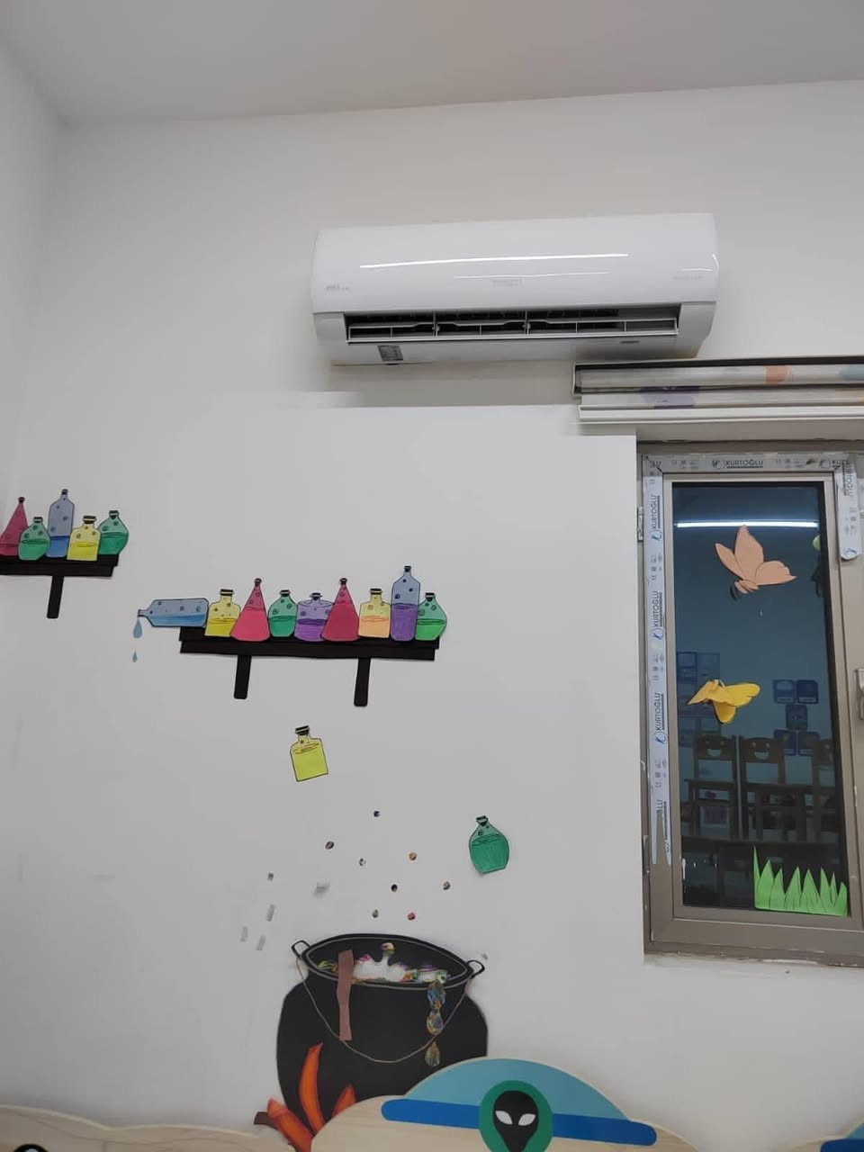 � فرح لخدمات تنصيب وصيانة أجهزة التبريد والكهربائيات 🌸
خبرة – التزام – شغل نظيف يخدمكم صيف وشتا 🌬️❄️

نقدم لكم أفضل الخدمات بأسعار تنافسية وجودة عالية، ويشمل خصم 20% عند تنصيب أكثر من سبلت واحد.

للاستفسار 📲***********📞

🔧 خدماتنا تشمل:

• تنصيب جميع أنواع السبالت (سبلت – هايبرد – انفيرتر)

• صيانة الأعطال – تنظيف وتعقيم داخلي وخارجي

• سحب وشحن غاز بكل أنواعه

• تبديل كمبريسر – معالجة تسريب – تنظيم سواقي وأسلاك

• إعادة تنصيب السبلت عند النقل أو السكن الجديد

• تنصيب سخان كهربائي وأعمال كهربائيات بسيطة

• نقاط تنظيف البيوت من الأتربة

• ترتيب الشغل بدون فوضى وبلمسة أنثوية منظمة

📍 مناطق العمل:

• الحِلّة – كربلاء – الأنبار – الكوت (شرط وجود 4 سبالت وفوق)

• بغداد / الكرخ – الرصافة (مباشرة بدون شرط)

⏰ نلتزم بالمواعيد ونوصل بنفس الوقت المحدد

احترام كامل للزبون وللبيت، وشغل مضمون.

💗 مبادرة فرح الإنسانية:

“بقدر المستطاع” نساعد العوائل المتعفّفة بتنصيب السبلت بأسعار رمزية أو مجاناً حسب حالتهم الإنسانية.

✨ موجودين على مدار 24 ساعة… بأي وقت تحتاجونا نجيكم ✨

📞 للحجز والاستفسار والتواصل على الواتساب:

*********** – *********** – ***********

🌟 فرح لخدمات التبريد والكهربائيات – ثقة… راحة… أمان ببيتك 🌟
