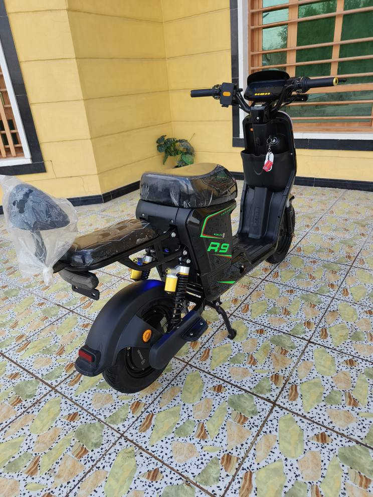سلام عليكم دراجه R9 مديل 26 بطاريات كبار حجم 32 وينلي وصل شراء موجود جديده وجاهزه سعرها 475 انتصل *********** مكاني بصره زبير
