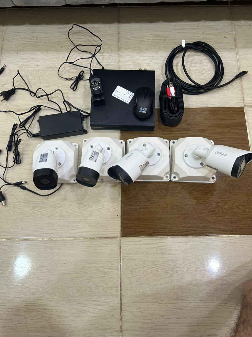 4 كامرات للبيع من نوع دهوا شرط نظيف مستعمل فقط شهرين اي بمعنئ 60 يوم او اقل هم ، دقة كامرات 2K عدسة واسعة كامرتين فلاش وكامرتين بدون فلاش 4 كامرات ملون والـDvr سعئ التخزين مالته 1 تيرا التخزين يطول يمك 26 - 28 يوم
كامره مع كامل ملحقاتها 2 ماوس هدية واحد بواير والثاني واير لس بدون واير
السعر : 225 بي مجال للشراي
تواصل بـ الخاص 
مكاني كركوك


**إذا كنت صاحب هذا الإعلان وتريد حذفه لأي سبب، رجاءا أرسل رسالة إلى الدعم الفني**