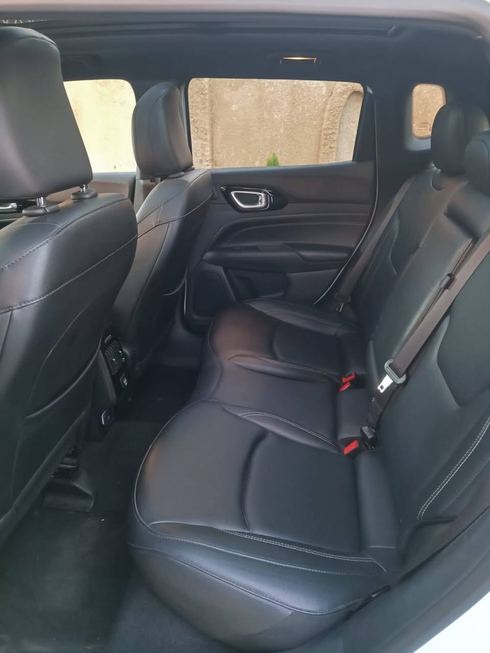 ◇ للبيع فقط ◇

!! Jeep Compass Limited 2024 4X4 !!

                    💯 فول مواصفات 👌 

✨️ محرك 2.0 تربو بانزين
 
✨️  23 الف مايل

✨️ كراسي جلد كهرباء
 
✨️ بانوراما 3 وضعيات 

✨️ شاشة كبيرة

⚜️ كامرة دوارة 360°

✨️ لايتات زينون
 
✨️ لايتات ضبابي زينون
 
✨️ بك لاين لد حديث

✨️ دفع رباعي 

🛑 ملاحظة مهمة: كفالة على كل الكهربائية من قبل  صاحب السيارة لان احنا مكلفين بالنشر فقط 

🛑 حادث تقرير والسيارة شغالة مثل الساعة / مدفوعة رسوم الكمرك والضريبة.

                                        $ 19.000 💸

 ☎️ للأستفسار ☎️
*********** ➖️ على الخاص

