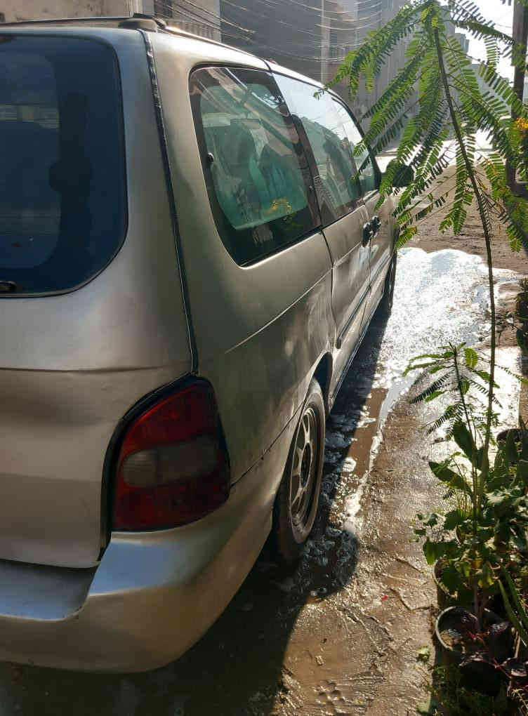 السلام عليكم من رخصة الاداره 
كيا كرنفال موديل 2001
8 راكب ..محرك كاز مفتوح اوتماتيك رقم بغداد الماني محرك كير مكفولات
ال كشر مكفول من كل ضربه قويه مصبوغه احزام للجماليه تبريد جيد الغرفه بلاديه حلوه صدر زيين تخم تاير باتري جديد كهربائيات كله شغاله السعر ٦٥ بيه مجال بسيط حك الجيه *********** وت ساب
