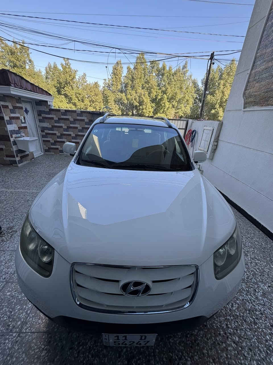 السلام عليكم
سنتافي موديل 2012

شركة العامه 
مواصفات عادية 
سيارة مكفولة كفالة عامة 
من الضرر وصبغ ماعدا الدعامات صبغ 
 120الجرس شغال 
السياره هزه جديده ورقم جديد بسمي تحويل ثاني يوم 
السيارة خير من الله مال بيت مناقصة شي 
مكينه 6 سلندر 
 (مكان السيارة بغداد الكرخ)

السونار مرفوق بلمنشور 

السعر 163 وبي مجال حك الجيه 

رقم الهاتف ***********
