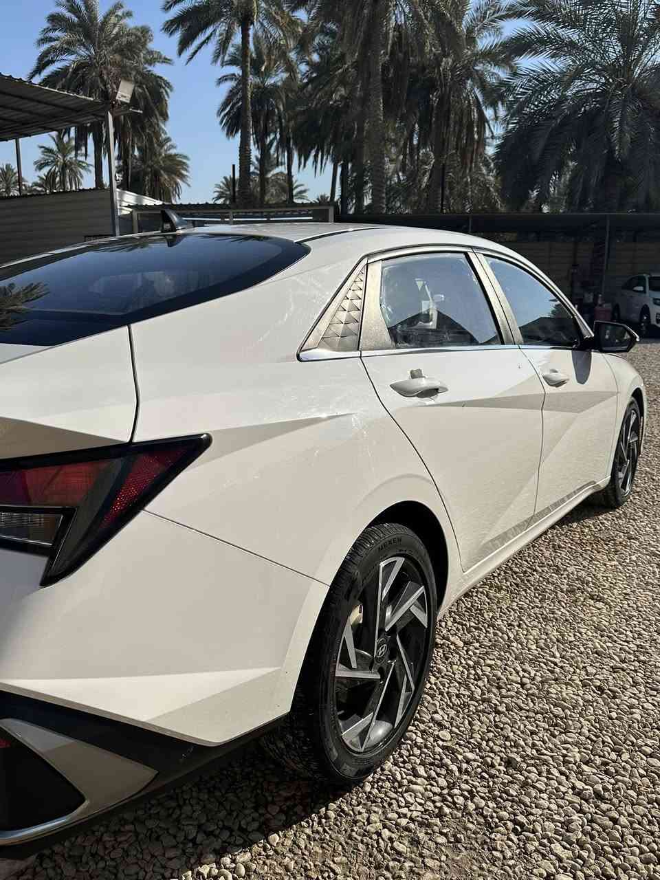 السلام عليكم 
للبيع النترا تجميع صيني 
موديل 25 
بيها صبغ نص لباب لخلفي
رقم سليمانية تريد تحويل / وكالة 
سيارات فول موصفات 1/1
ماشية 20 الف  
السعر /139
مكاني بابل 
***********
