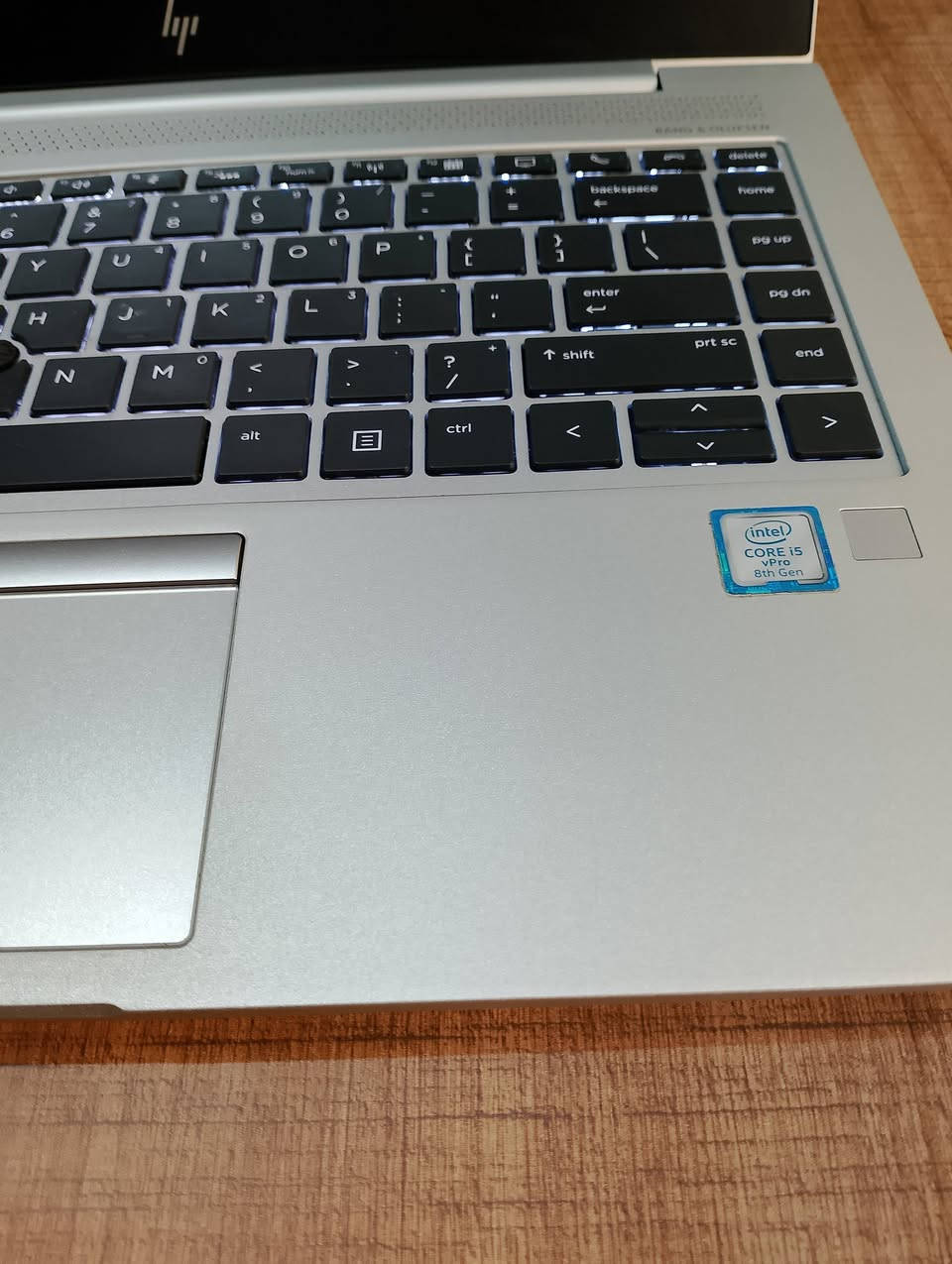 🔥 بـ 270 ألف بَس! 💻 ⏪ لابتوب ألمنيوم فخم [i5 جيل 8 + SSD فائق السرعة] 🚀✨

 HP EliteBook 840 G6
​✨ المواصفات باختصار:
​⚙️ المعالج: Core i5 (جيل ثامن) أداء قوي ومستقر.
​🧠 الذاكرة: RAM 8GB + هارد SSD NVMe فائق السرعة.
​🖥️ الشاشة: 14 بوصة Full HD IPS ألوان واقعية مريحة للعين.
​🔊 الصوت: نظام Bang & Olufsen العالمي النقي.
​🔋 الإضافات: كيبورد مضيء، بصمة إصبع، شحن سريع Type-C، وبطارية ممتازة.
​✅ الحالة والسعر:
​🧼 النظافة: نظافة عالية.
​💰 السعر: 270 ألف دينار فقط!🔴تنبيه:لا يوجد أقساط.
​🚚 التوصيل: متوفر لبغداد وجميع المحافظات.
​👇 للحجز والاستفسار قبل راسلنا على واتساب:
https://wa.me/9647747710677


**إذا كنت صاحب هذا الإعلان وتريد حذفه لأي سبب، رجاءا أرسل رسالة إلى الدعم الفني**