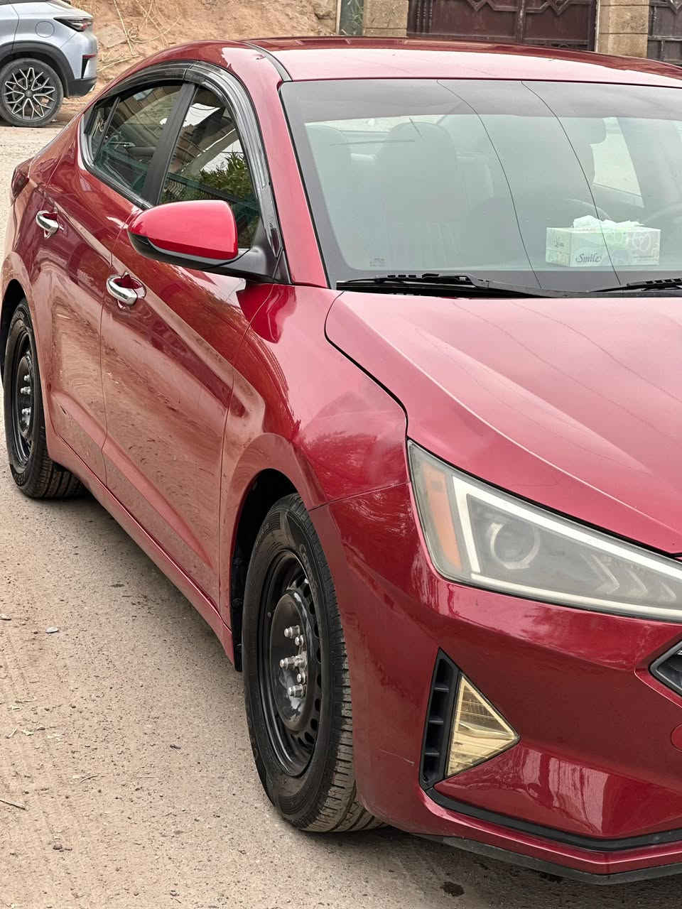 السلام عليكم
الإنترا امريكي 2019
حادثها موجود داخل الصور 
السيارة كامله من كلشي متصرف عليها كلشي 
محركها 2000دوش 
ماشية 75000 ميل 
رقمها بغداد 
المواصفات معروفه Se
سيارة نضيفة مثل ما موضحة في الصور 
السعر ١٣٥ ورقة بيها مجال قليل 
الاستفسار اتصال 
***********
العنوان بغداد الدورة
