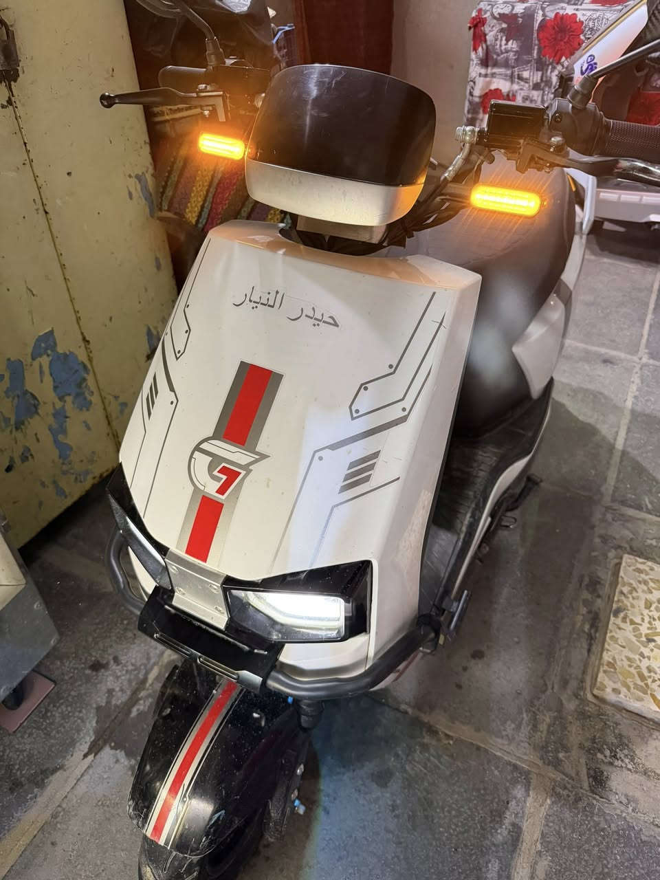 للبيع دراجة شحن باتريات 6 كبار مصطرة تمشي 60 كيلو اي نقص ما بيها سعرها خاص رقم ***********
