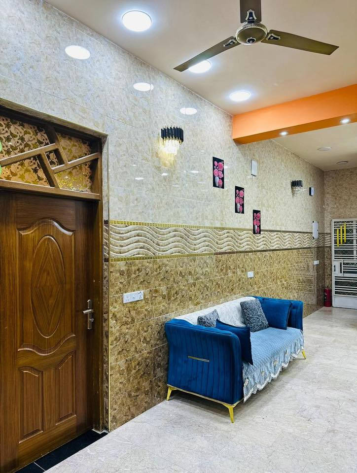 السلام عليكم بيت اللبيع 
مساحة ٢١٠ 
واجهة 10 
بنيان حديث  ٣ غرف نوم 
حمامات ٣ حديقه 
شلال داخل الحديقه 
حديقه داخليه 
طابقين 
الارضيه مرمر والبيت كله سيراميك 
سند ٢٥ 
سبع قصور شارع ابو علي 
ثاني بيت ع شارع 
***********
