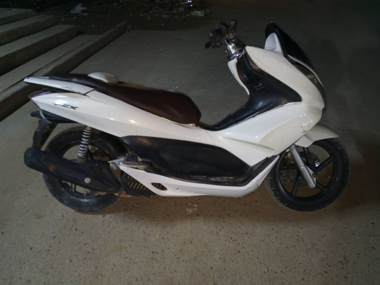 سلام عليكم دراجة بي سي اكس البيع جيل الاول كهربايات شغله كله دراجة كامله  نقص فقط ستان تعليك مكينه ناعمه لا تنقص ولا تبخر تجي تكلب وتشوف العنوان بغداد العبيدي حي الرئاسة السعر 1250وبيه مجال شراي انتصل رقم الهاتف ***********
