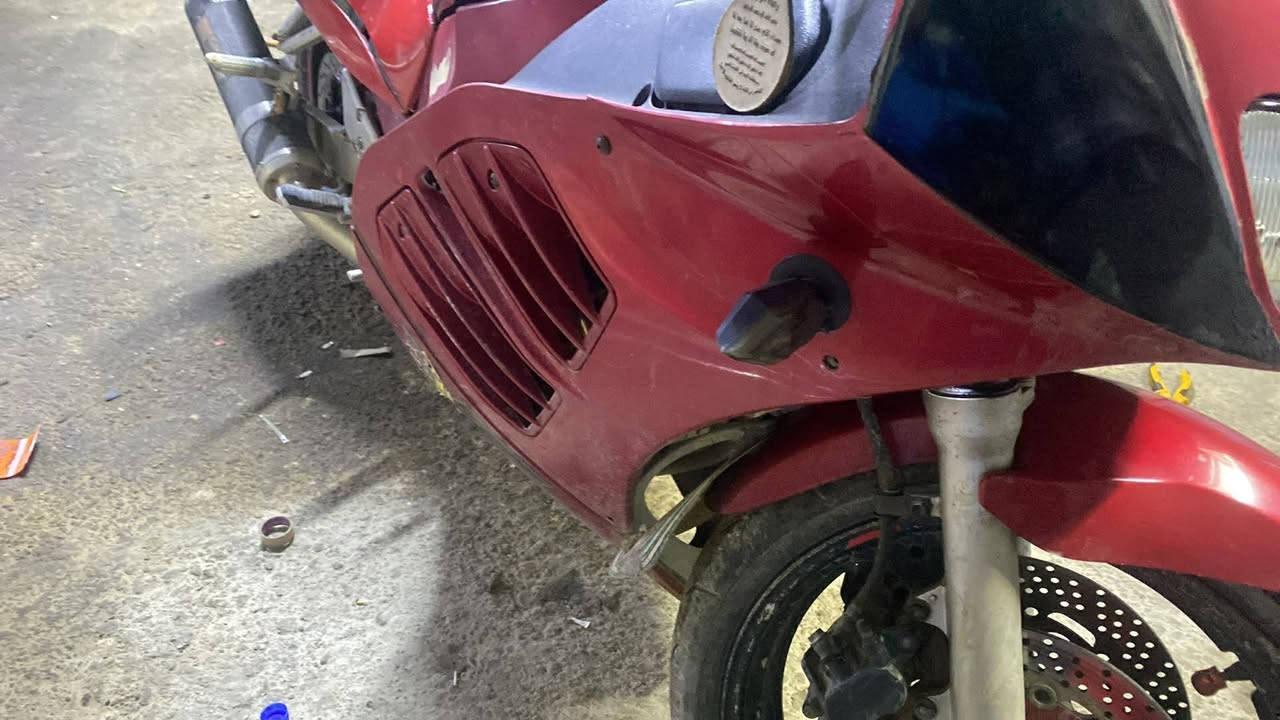 السلام عليكم قرش 400للبيع يرهم مراوس ب ايفون
وضع شركه كلو 
مي اراديته مال الشركة
السعر 800ويرهم مراوس ب ايفون 
ملاحضه سلف الموطور ثكيل 
شقال بكل وقت 
حماوه تنسيها 
دراجه نضيفه وحلوه مال جناي
مكاني الجواعنه
رجان رجان الموشراي لايدوخني
***********
