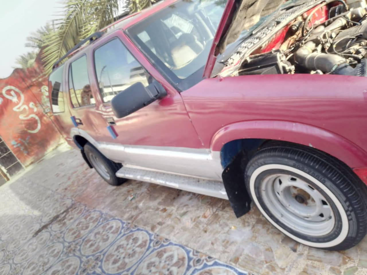 سياره جمسي مكينه وكير ثنين ونص جديد رقم كربلاء أ مشر وع وطني السياره حلوه مكان السياره البصره قضاء المدينه السعر 33وبيهه مجال شراي يتصل *********** المدينة, البصرة
