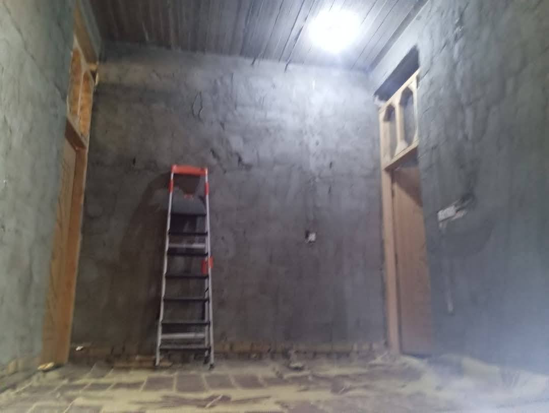 دار للبيع طابقين 100متر طابو زراعي سند 25
الموقع نادر الاولى قرب مجمع المدارس شارع فرن صمون بركات ام البنين  يحتوي على 3 غرف نوم + استقبال+كلدور أرضي وكلدور بالطابق الثاني+مطبخ + صحيات داخلي وخارجي الطابق الأرضي مابي نقص أما الطابق الثاني يحتاج فقط بورك ملبوخ سمنت 
للاستفسار الاتصال على الرقم ***********
