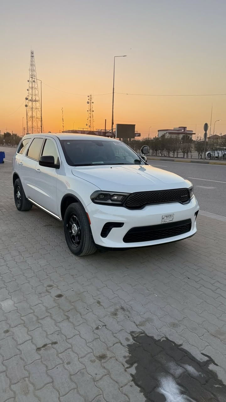 السلام عليكم
دورنكو بوليسي موديل 2023 الشكل الجديد 
سيارة جديدة بدون اي نقص 
محرك  6 سلندر 
3600  
فول موصفات فقط بدون فتحة 

بدون رقم تترقم جميع محافظات 
 حادث فقط دعامية بدون ارباك سيارة كفالة عامة 
   ***********
مكانهه البصره الجنينة شارع جامع  
السعر 265 بيهة مجال لشراي
