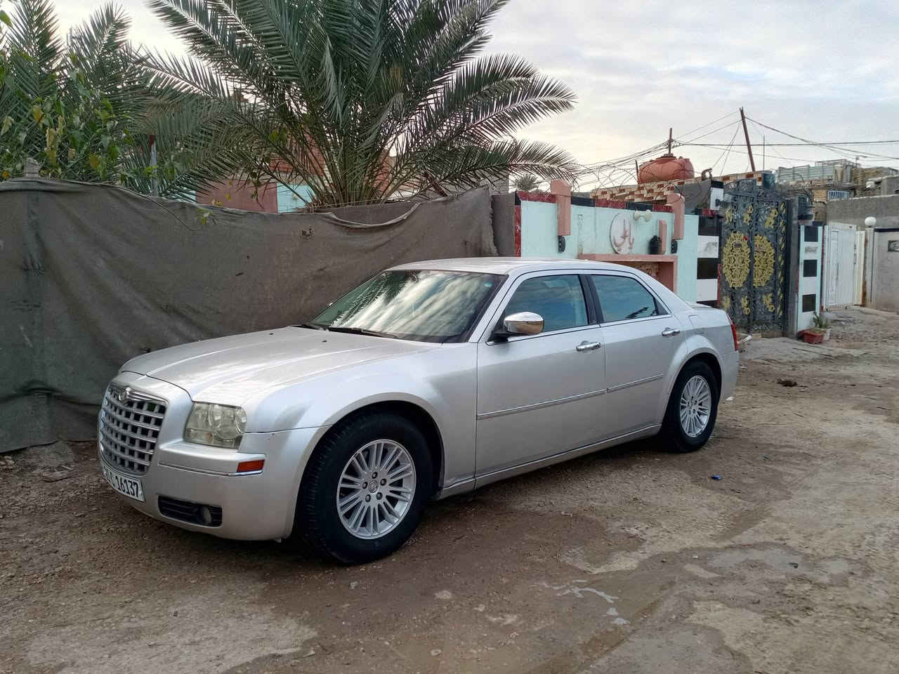 السلام عليكم موديل 10 اصل سياره جير مكينه حداديه جاهزه ما بها اي نقص كله على وضع الشه شرط الان جاهزه من كل شيء سعر 115 وبيها مجاج وبسيط مكان بابل ***********
