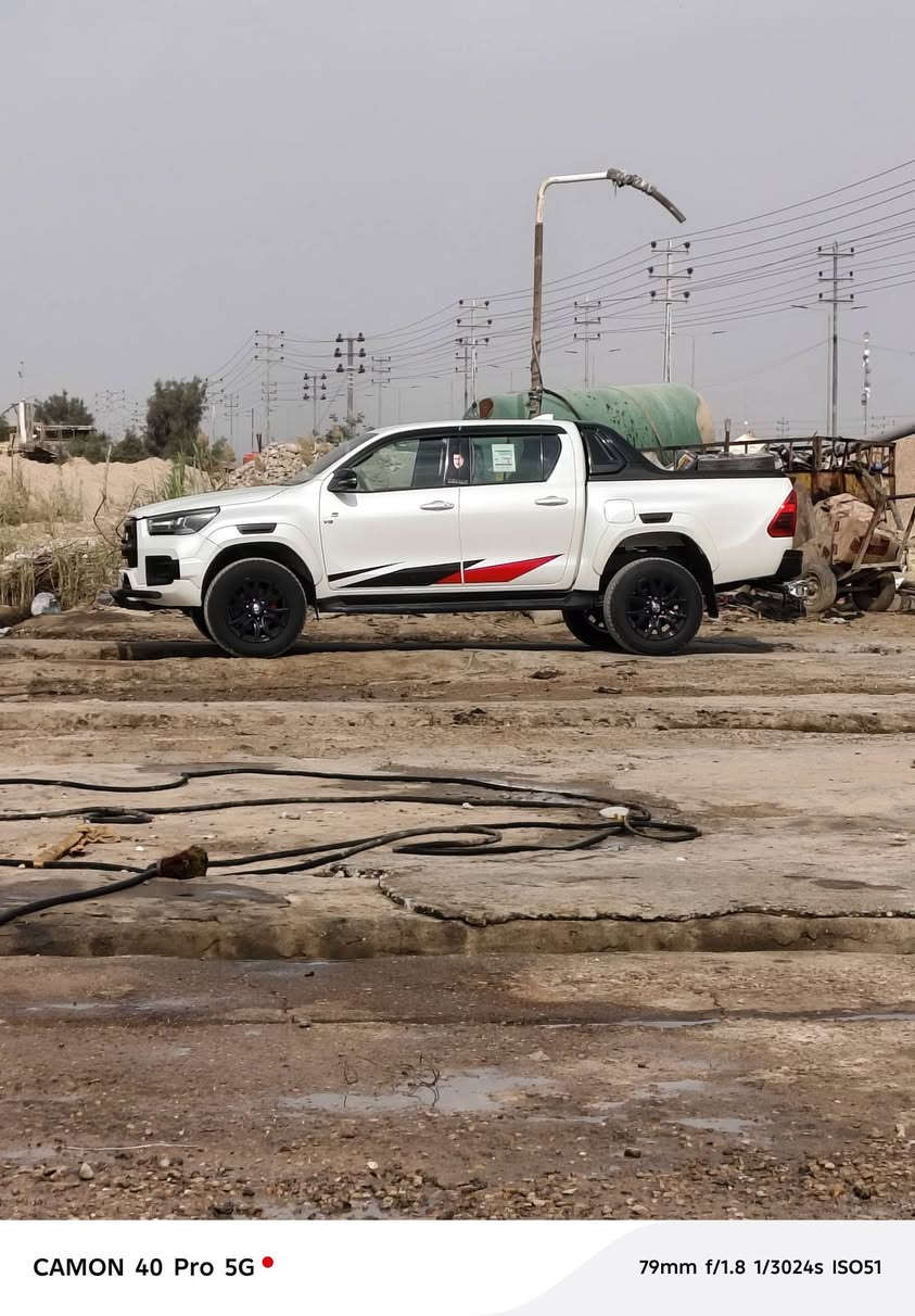 السلام عليكم بيكم هاليوكس جيار
موديل 22 6v كشن كهربائي قطعتين تبريد 

بنيد جكات 4كامرات مري شفط لايت زنون

مواصفات سياره كويتي تخم تاير رقم أربيل 

ماشيه 91الف سعر 350 وبيه مجال 
رقم لهاتف ***********
