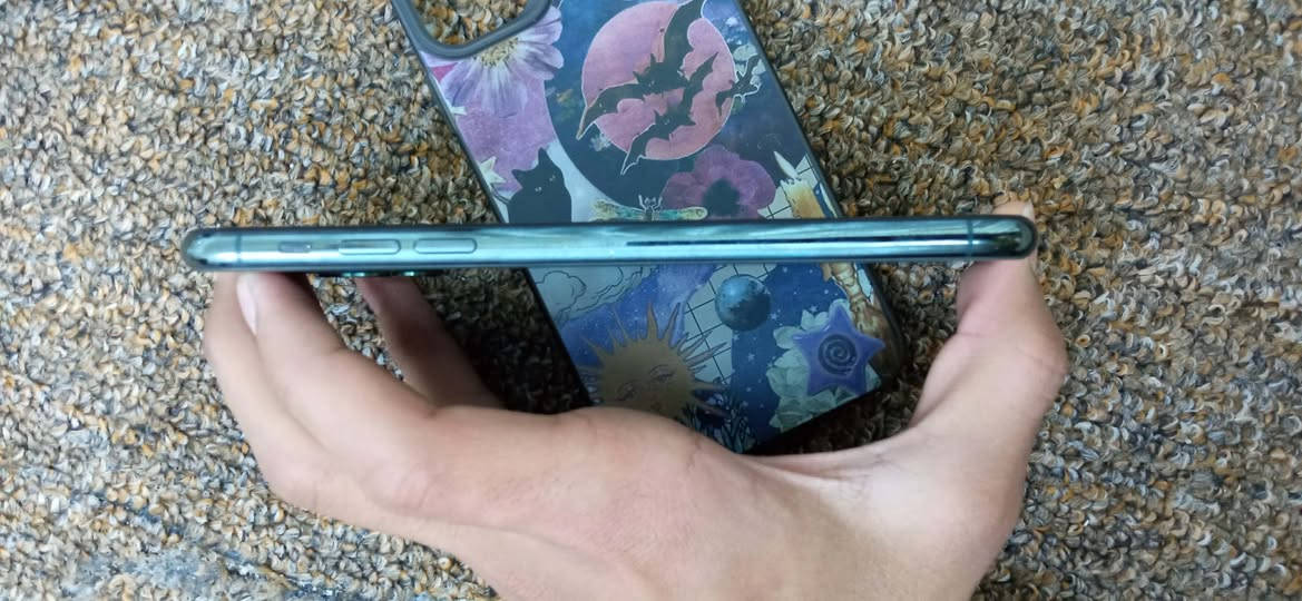 ايفون 11برو ماكس ذاكره 64 نموذج Aامريكي بطاريته 76 خدمه امبدل بيه فقط شاشه والشاشه مال تفصيخ اصليه والجهاز كله نضيف فيس ايدي شغال كله شغال سعره 325 اوبي مجال قليل واذا مراوس ايفون 12 برو ماكس راسا براس يجي خلص مكاني نجف شارع المطار رقم الستفسار ***********
