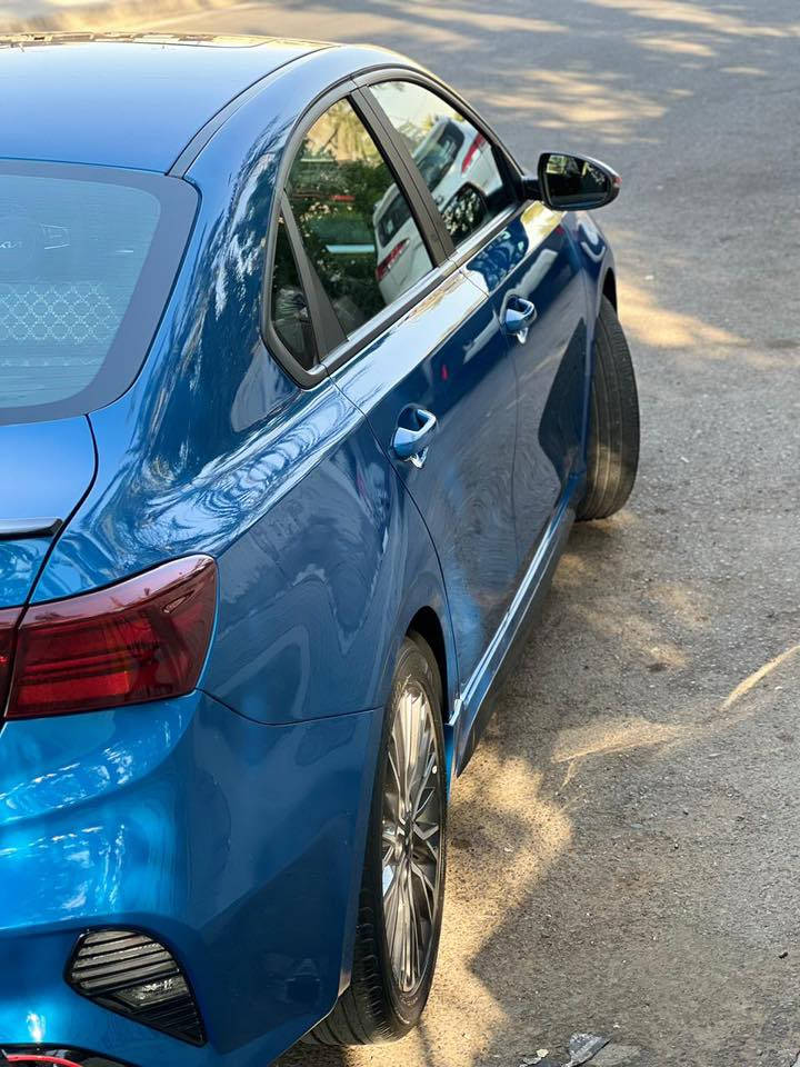 فورتي مديل 22 ماشيه 29 ميل    سيارة فول الفول حتى كراسيها حار بار جي تي لاين سيارة حادثها سطحي بنيد او جاملغ بيها شوي بالغد الي وره جاملغ اثر الحادث رجع علي الجاملغ او البنيد رجع على تكمة بدايتها صار بيها على كد اصبعين او صلحتها بدون كص بدون ايشي صور حادثها موجود بلمنشور  بدون ايرباك  وهنا صار بيها طخة بالجاملغ الخلفي جهة سايق بسيطه كلش سياره عليها نانو سيراميك او بولش كلفني 400 الف او شادلها منضومة زنون سعرها 350الف  الكاعية مالتها امدوشمة جلد يعني تاخذها دينار متصرف مرقمة بغداد بسمي 155 وبيها مجال 
***********
