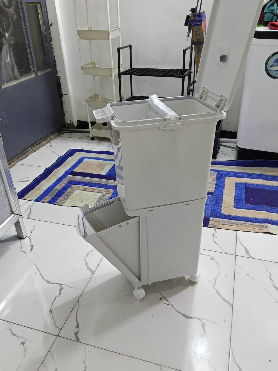 السلام عليكم شباب أغراض منزلية وحدائق ايباد تيلسكوب ورد اغصان كلشي بلصور موجود كرسي هزاز دوشك طفل الشراي يتواصل ***********
