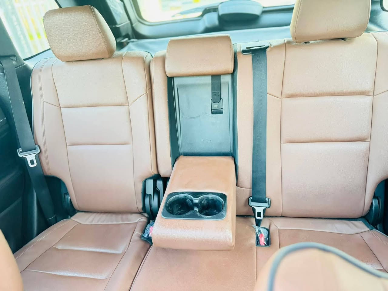 جيب الريدو مديل 13خليجي فول موصفات سياه حديده رقم بغداد بسمي مرفق سونار مع صور***********مكان بغداد مدينة الصد
