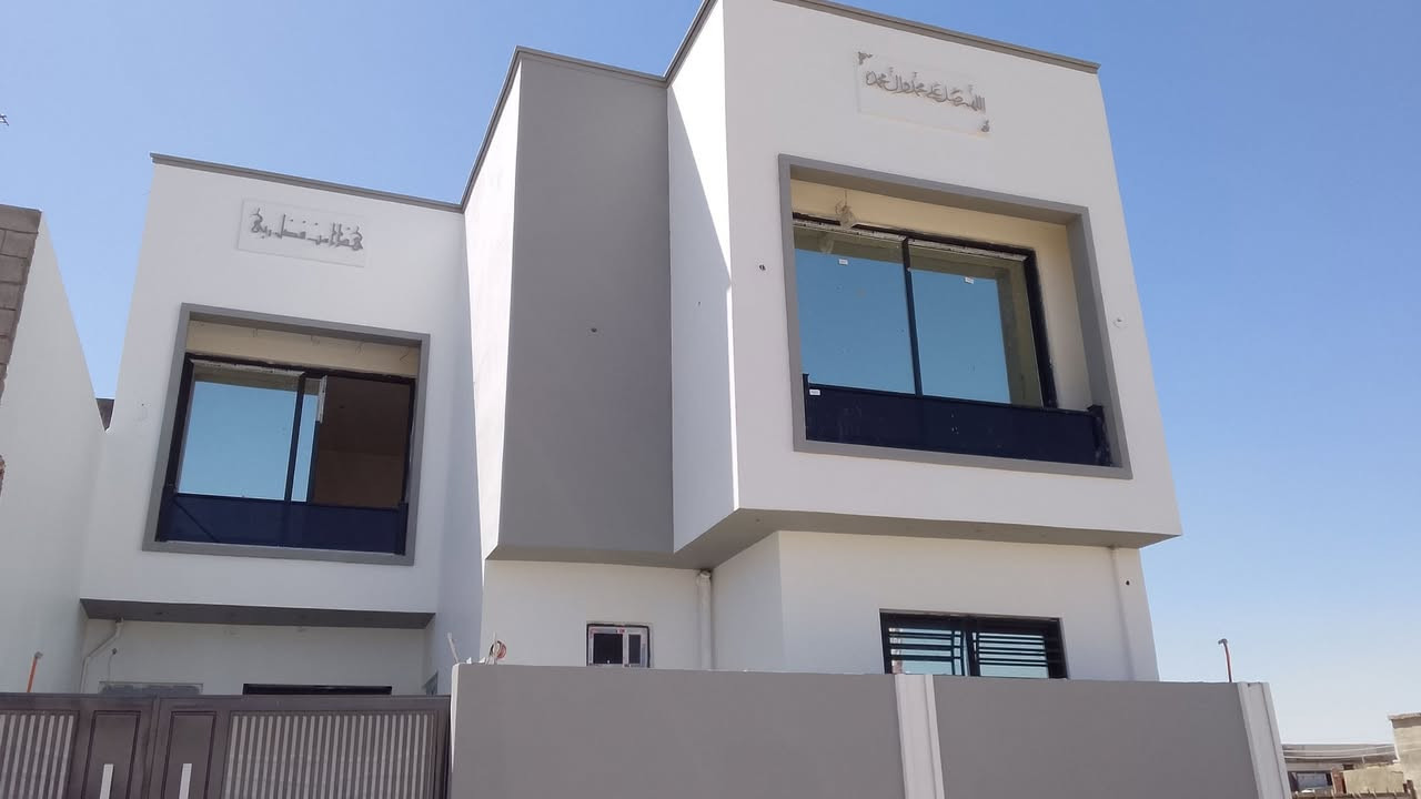خلفه معجون وصبغ وفوم خارجي متفرق حالين مكاني بصره ***********
