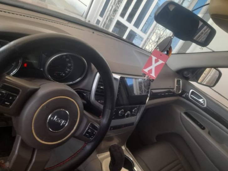 السلام عليكم
للبيع جيب لاريدو موديل ٢٠١١بيها قطعتين صبغ الجاملغ الامامي والباب من جهة اليمين. سته سلندر 3600 السعر  ١٧٤ وبيها مجال

 للاستفسار الاتصال على الرقم التالي

 ‏‪‏‪***********‬‏

العنوان واسط الزبيدية
