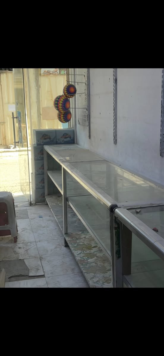 السلام عليكم ذني ميزين الواحد ب40 الف ثنيناتهن ب80 الف كاملات ومابيهن شي طول الميز الواحد تقريبا 3 مترات ونص ومستعجل علة بيعتهم مكاني كربلاء رقمي للتواصل *********** بي واتساب
