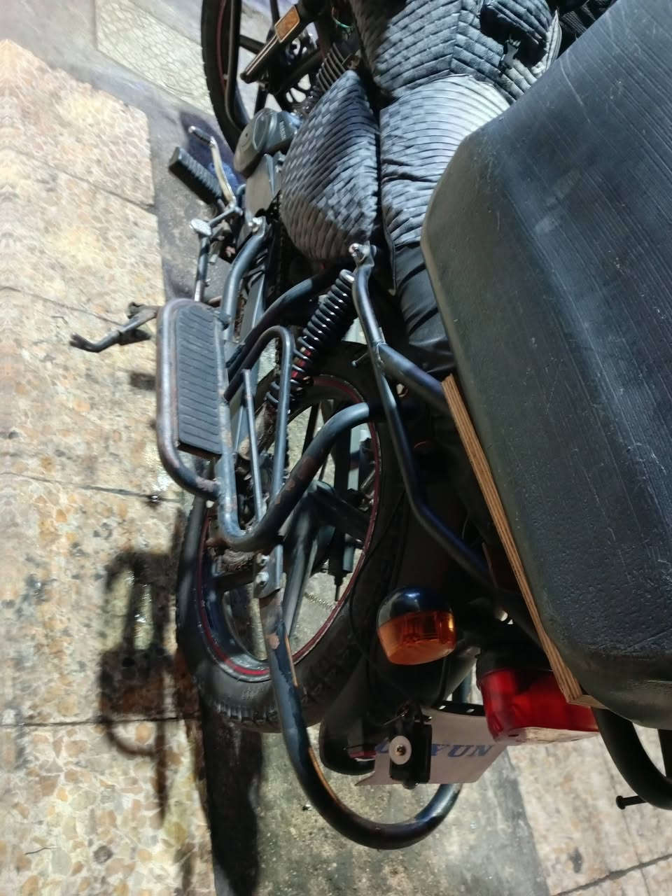 سلام عليكم دايوان مديل 22وراق صولي الدراجه مكينه خرسه دبلات جديد تاير جديد كلاج  جديد شلعه تعلك المكان بغداد السيديه السعر 850بيها مجال


**إذا كنت صاحب هذا الإعلان وتريد حذفه لأي سبب، رجاءا أرسل رسالة إلى الدعم الفني**