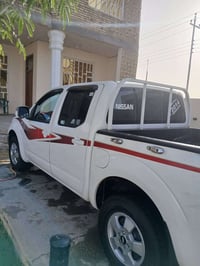 نيفاره موديل ٢٠٠٨ رقم انكليزي محرك ٣٠٠٠  جديد مكفوله من الصبغ والتبديل...