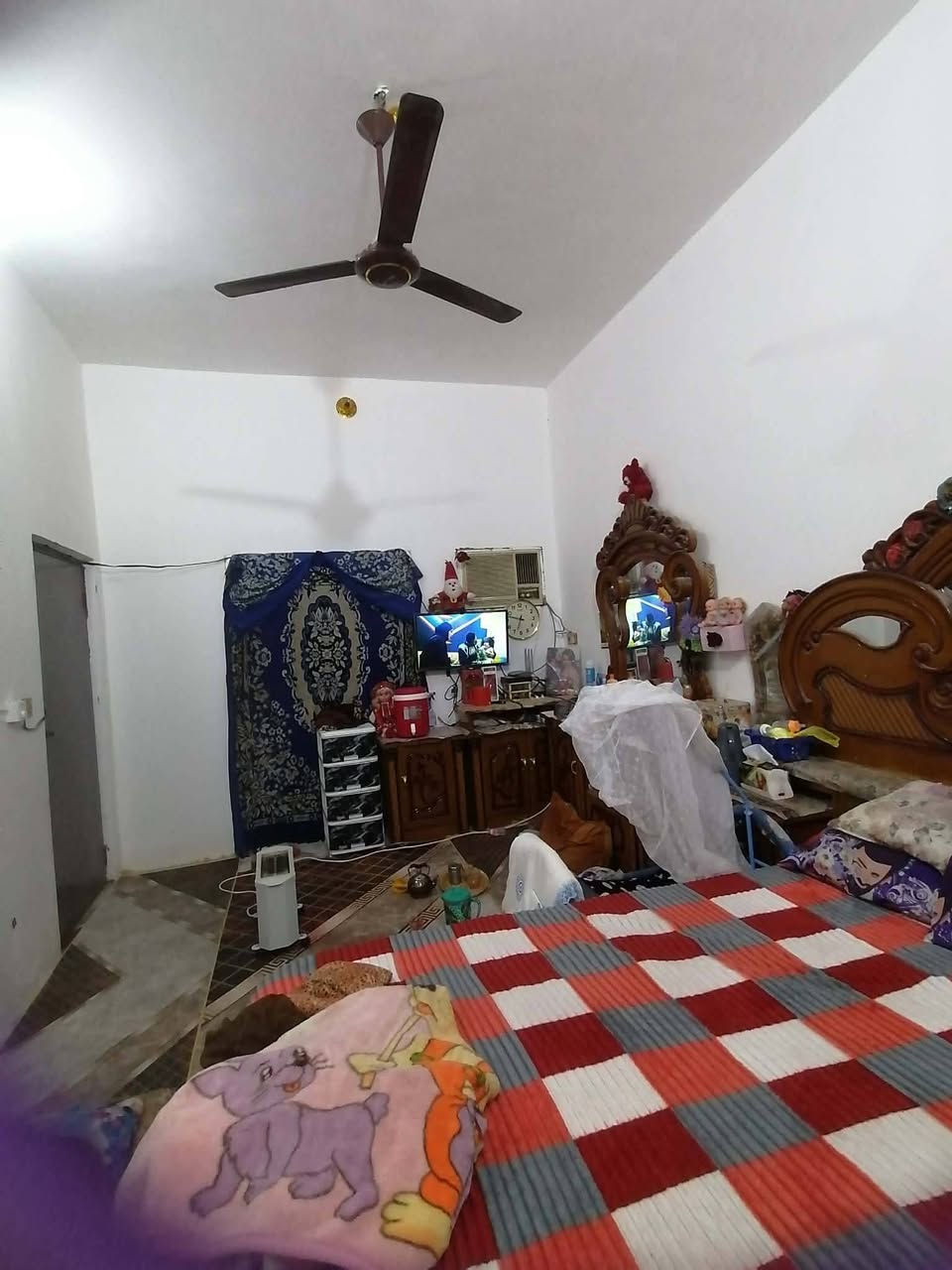 بيت للبيع
حي النور
مساحه ١٢٥ متر طابو صرف
استقبال ٦ طول ٣٢٥٠ عرض
يحتوي على ٢ غرفه
للتواصل والاستفسار.
السعر ٥٧ بيه مجال 
***********
