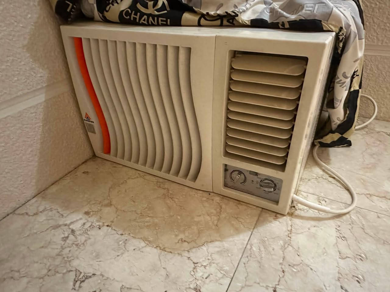مكيف جديد ستخدام شهر واحد فقط شرط الفحص تبريد ثلج  للبيع إلى رايده يراسلني


**إذا كنت صاحب هذا الإعلان وتريد حذفه لأي سبب، رجاءا أرسل رسالة إلى الدعم الفني**