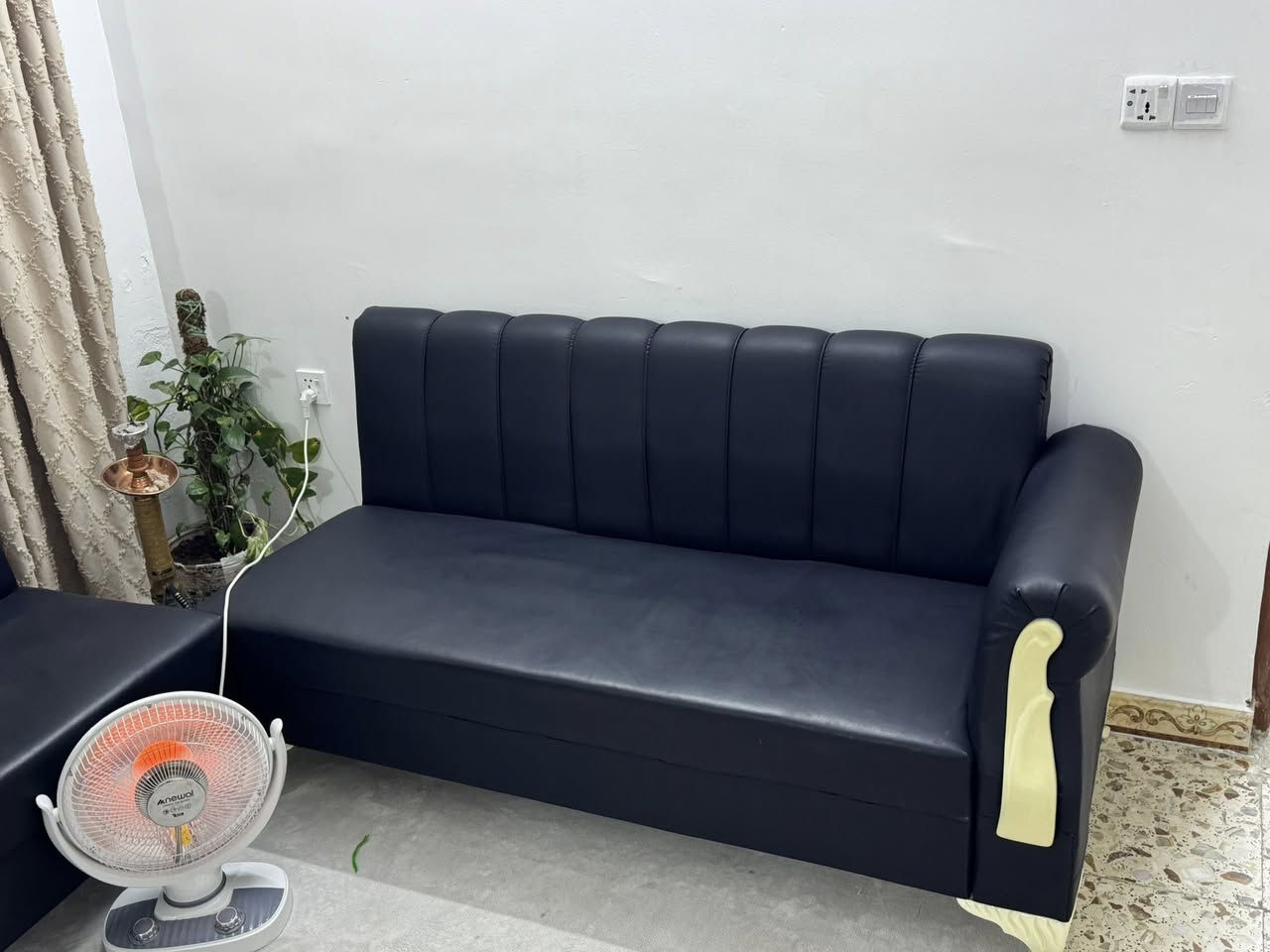 السلام عليكم تخم جلد  للبيع جديد ما بي مشكله لشراي  يتصل ***********
