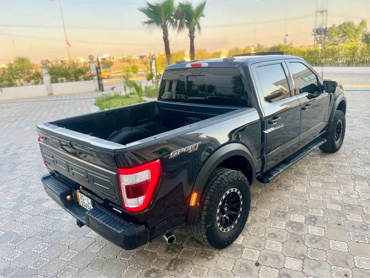 للبيع فقط . بدون مراوس 

سعرها 4 شدات و 20 ورقة.
سيارة فورد f150 موديل 2023
فول فول موصفات لاريات ماشية 78 الف
حجم محرك 3600 توين توربو تمشي عل بانزين عادي
سيارة جاهز للاخير و عليها هواي اضافات و تحديثات
بنسبة صبغ بيها ثلاث مكان صغار صبغ حك شبر اقل
رقم سنوية كلة جديد بشرط تحويل بيها كتاب تضليل
سيارة بشكل عامة محدث رابتر  خارج حتي ويالة تايرات
غراض بلادي مالتة كلة موجود وياهة سيارة بيها ppf ضمان
سيارة موصفات معروفة واحد عل واحد ميحتاج اوصفها 
مكان سيارة كركوك داخل مركز مدينة اي استفسار اتصل.

***********📞
***********📞 أربيل, العراق
