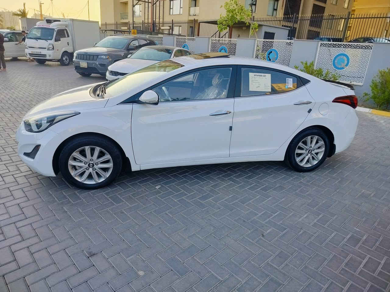 سلام عليكم النترا للبيع موديل2015 خليجي فول عده البصمه تحكمات قطعتين تبريد فول الأخير صدر كير مكينه جديد  بيهه صبغ باب السايق بسبب شخوط السعر 118 وبيهه مجال العنوان البياع شرطه الخامسه الاتصال/***********
