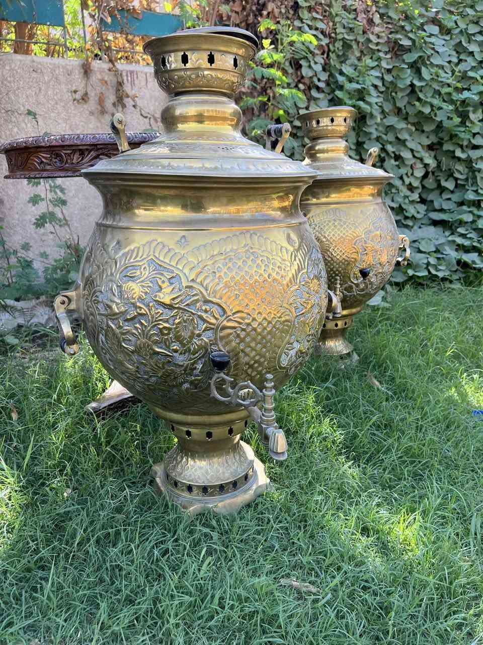 زوج سماور نحاس طرق ونقش يدوي
حجم كبير تقريبا متر 
*********** واتساب
