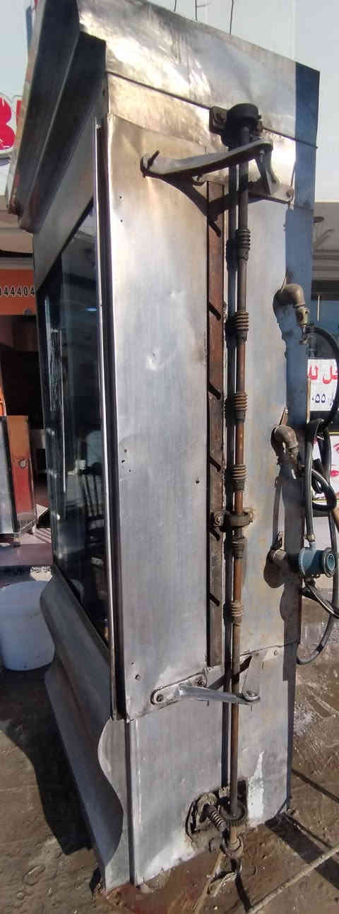 السلام عليكم شواية دجاج للبيع (6شيش) غراضها كامل الماطور شغال وما ناقصها غير ( تاير ) كل ملحقاتها موجودة مكانها بغداد السعر 300 وبيها مجال
 الرقم *********** متواجد فقط واتساب
