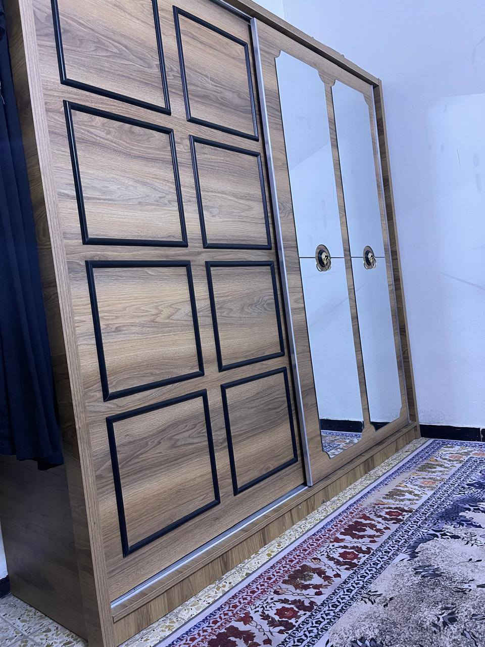 غرفة تركي نفرين
( بدون صوميا / خشب الجرباية موجود التغليف ) 
٥ قطع 
سعرها ٣٠٠ قفل 
مكاني شارع فلسطين


**إذا كنت صاحب هذا الإعلان وتريد حذفه لأي سبب، رجاءا أرسل رسالة إلى الدعم الفني**