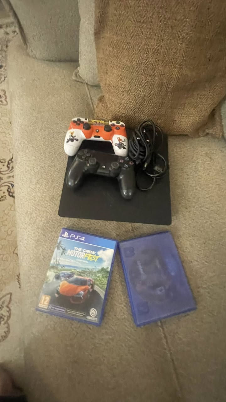 بلي 4سلم للبيع ذاكره 500 يتضمن قرص لعبه ذاكرو موتورفيست وفيفا 21 وكامل الملحقات السعر 240 الف للتواصل *********** مكاني بغداد الزعفرانيه اربع شوارع
