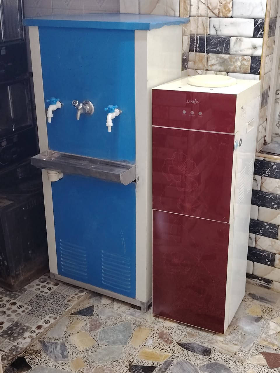 مجموعة غراض للبيع شرط الفحص والنضافه الشراي يخابرني اويراسلني واتساب هذا رقمي ***********
