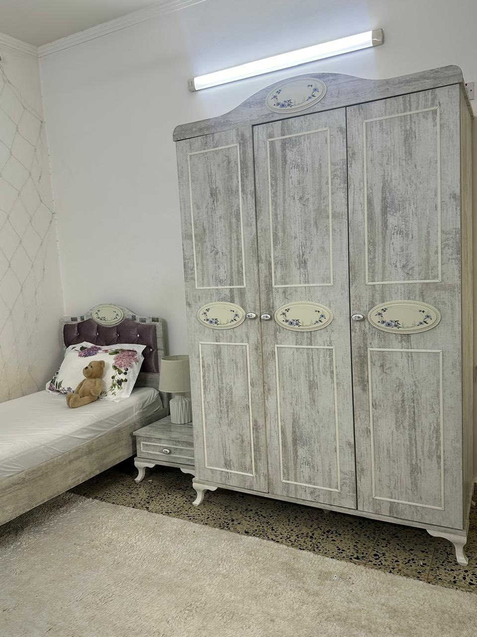 غرفه نوم تركي درجه اولى مستعمله لكن بحاله الجديده للبيع المكان بغداد الكرخ السعر ٦٠٠ الف دينار 
***********
