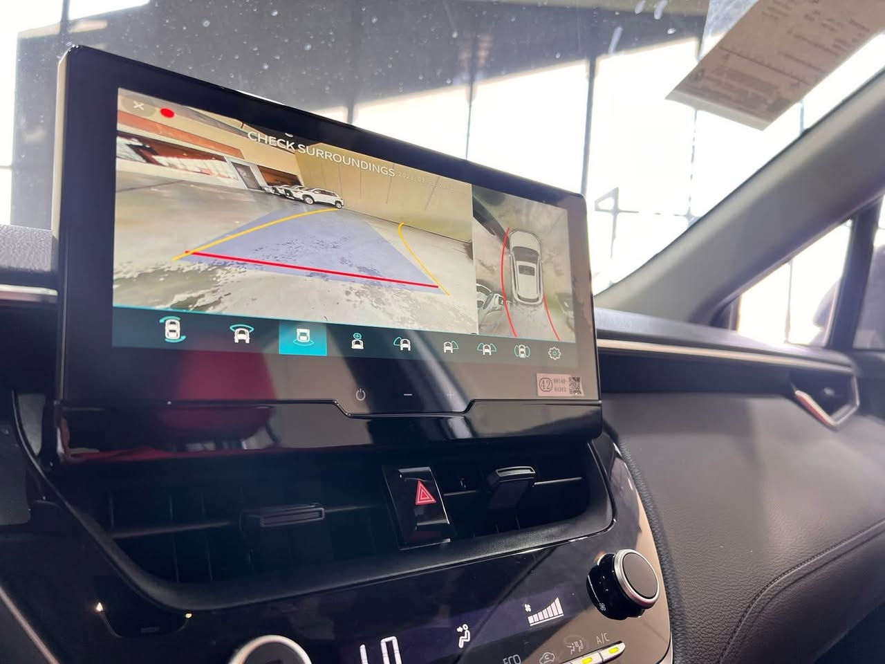 تويوتا كورلا كروس موديل 2025
السعر :  30 مليون رقم وسنويه كامل 

المواصفات ⁉️

✅ محرك 2000 سي سي – 4 سلندر هايبرد (صنع في اليابان)
✅ دفع أمامي + ناقل حركة CVT
✅ أربع كاميرات بزاوية 360 درجة لرؤية شاملة
✅ جنوط قياس 17 إنش
✅ مصابيح أمامية LED
✅ دخول وتشغيل بصمة (عدد 2)
✅ إشارات على المرايا الجانبية
✅ تحكم كهربائي كامل بالنوافذ
✅ مقعد السائق كهربائي + مقاعد جلد
✅ تبريد أمامي وخلفي
✅ فتحة سقف (سلايد) بانورامية
✅ نظام مراقبة ضغط الإطارات TPMS
✅ نظام رادار أمامي ومثبت سرعة
✅ أنظمة سلامة متقدمة:• نظام تحذير التصادم الأمامي• نظام التوقف التلقائي• نظام تحذير الخروج من المسار• نظام البقاء داخل المسار
✅ بلوجكترات + نظام ABS
✅ منافذ USB-C

شركة الفرس ألأبيض لتجارة السيارات 🚗
☎***********
☎***********

 بغداد مدينة معارض البياع -الشارع المميز-مقابل كراج البياع 📍
لاستفسار يرجى الاتصال على الرقم:
☎***********
☎***********
