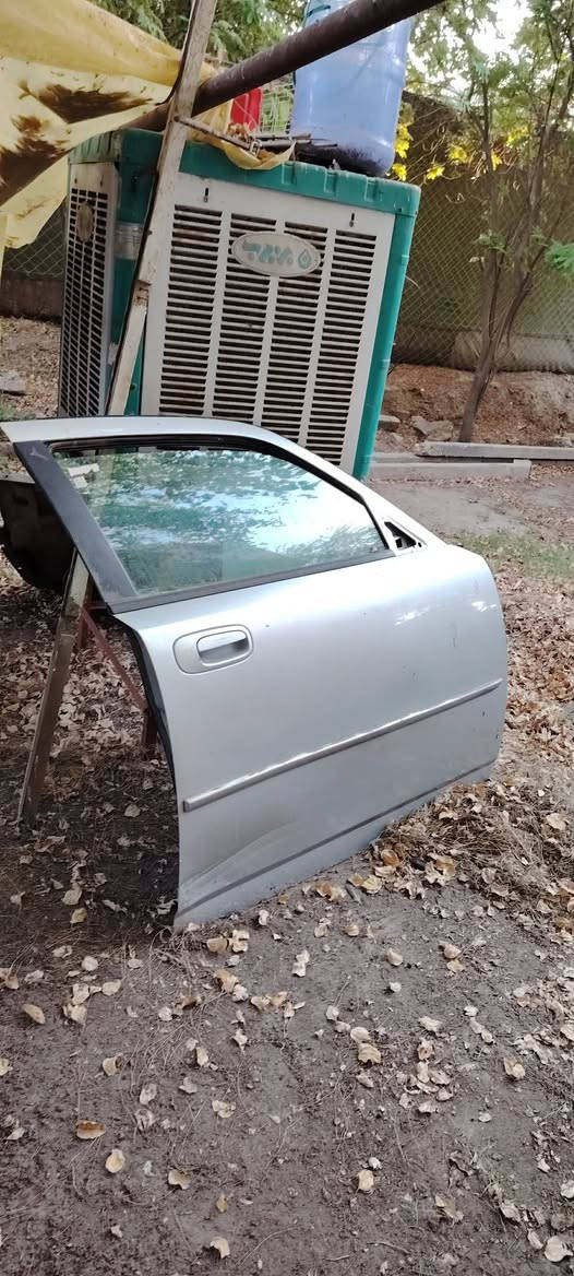 السلام عليكم بيبان جارجر للبيع جهة اليمين بيهن بارد من جوه قيم بمى يرضي الله وخذهن ***********
