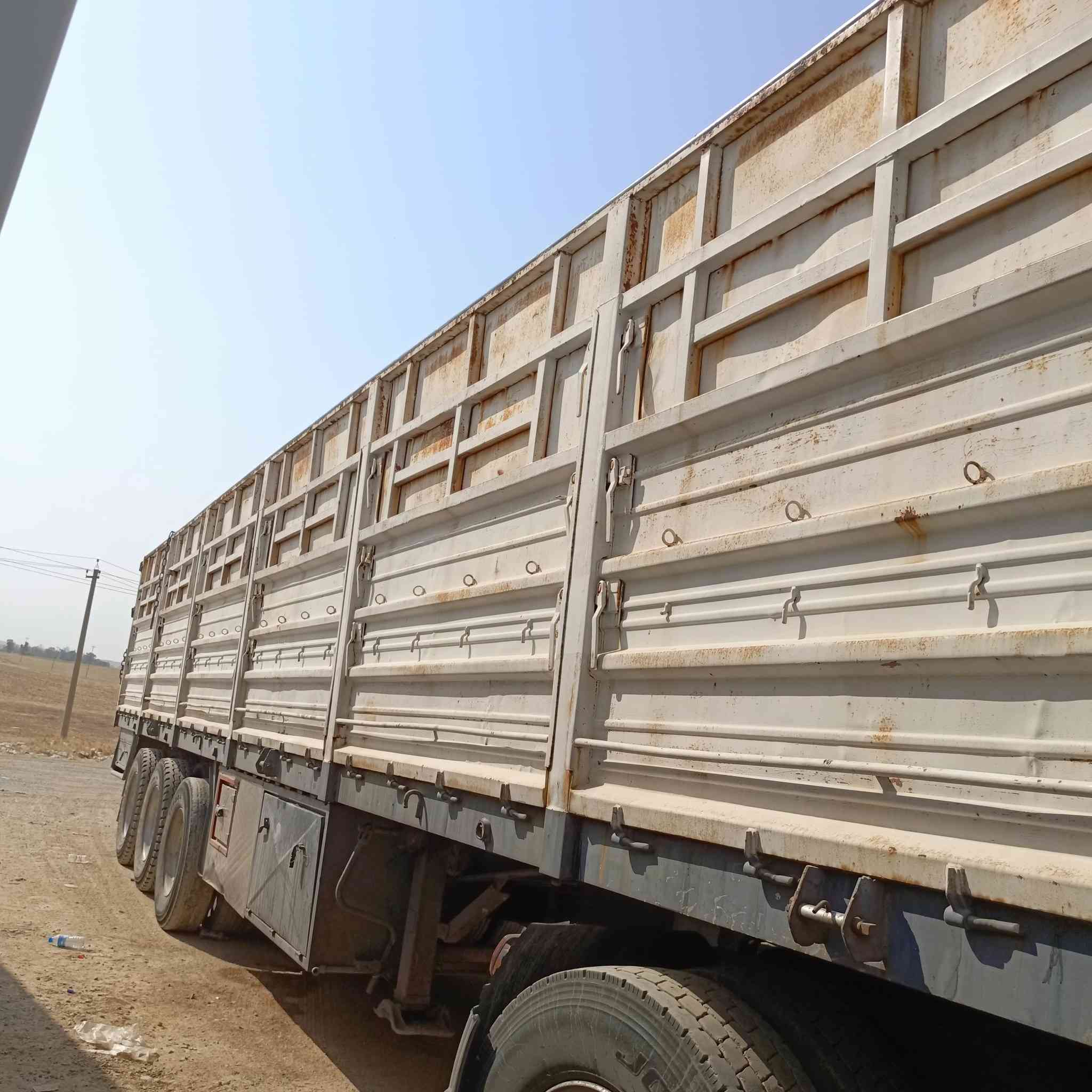 عربانه للبيع شاص 16 .
12 تاير جديد. اصفاح جدد ما بيها نقص 
رقم هاتف *********** ابو بهاءكركوك
